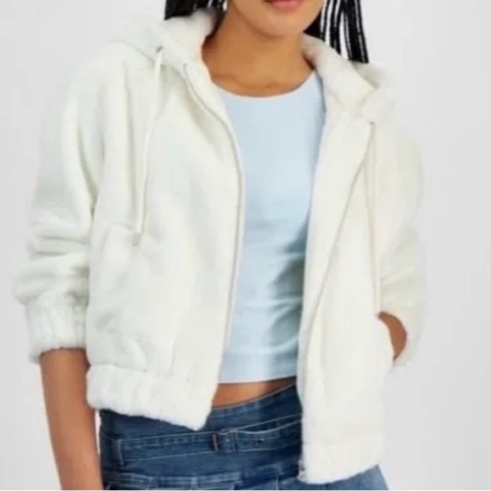 NWOT White Faux Fur Zip-Up Hoodie – Size L
